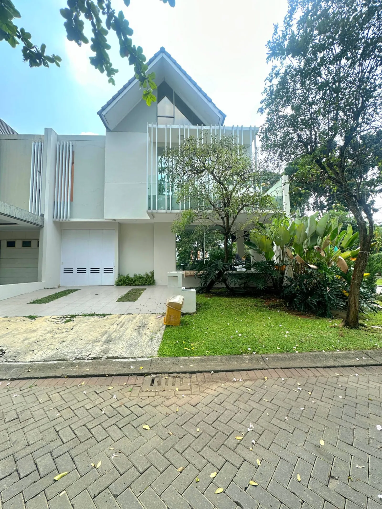 Rumah Dijual di Discovery Bintaro, 2 Lantai Siap Huni dengan SHM